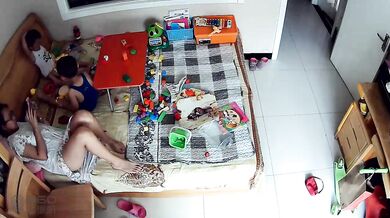 稀缺资源秘 年度精选二黑客破解家庭摄像头真实偸拍五花八门的居家隐私生活裸奔换衣打炮高清无水原档 (17)